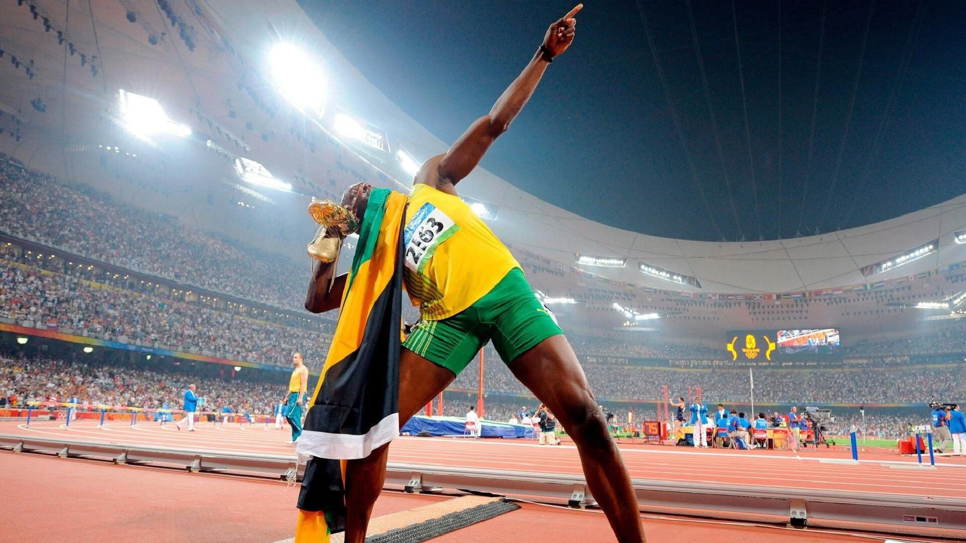 莱万多夫斯基重要时刻比赛局势复杂，尤文图斯带队取胜！比赛高潮迭起